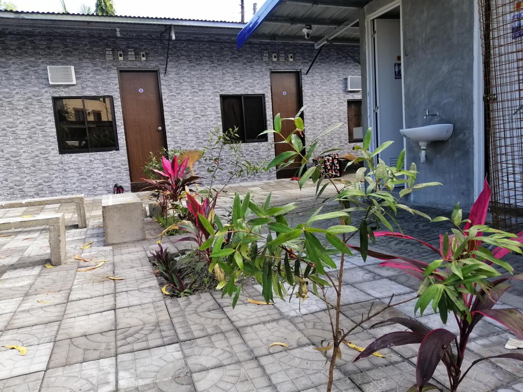 Katrina'S Dorm Vandrerhjem Tarlac City Eksteriør bilde